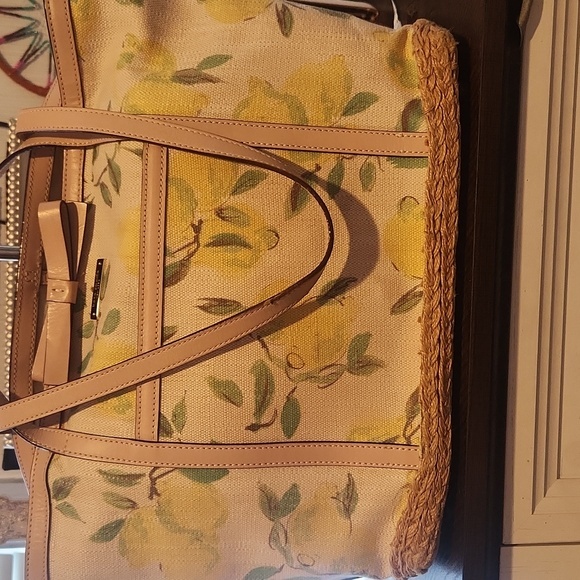 KATE SPADE CANVAS STORYBOOK LEMON PRINT TOTE EUC - Picture 3 of 12